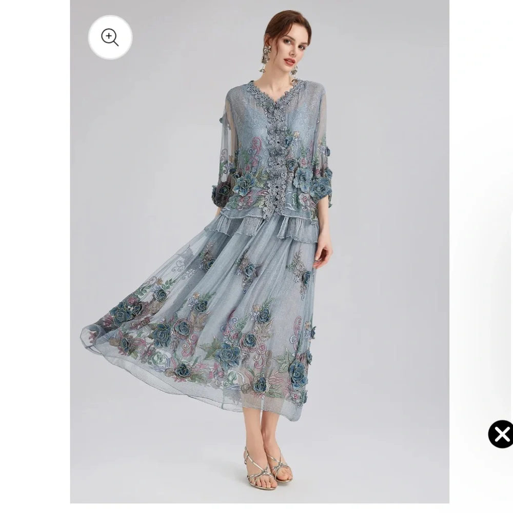 Rich Radi Q’s 3-D Floral Silk Skirt – Bluish Gray, Handcrafted Couture - Picture 6 of 9